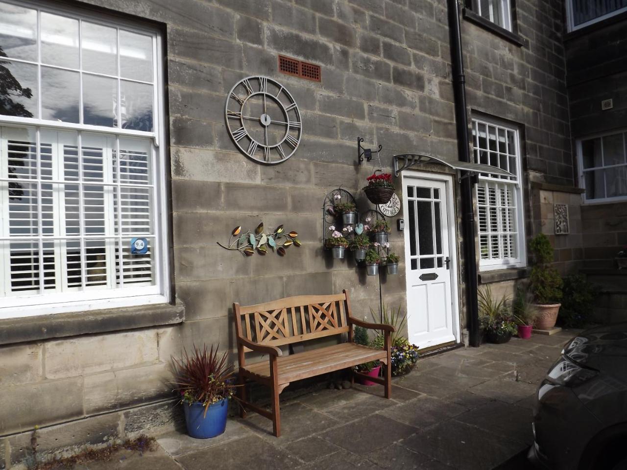 Holiday home Mews Cottage, *